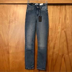 Brand New Forever 21 Curved Straight Jeans